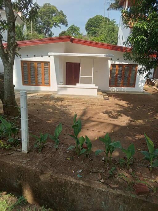 Holiday Home In Watapuluwa Kandy Exterior photo